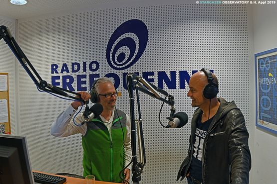 Dietmar Hager mit Andreas Hollinger beim Radiointerview bei Radio Freequenns - Das freie Radio im Ennstal